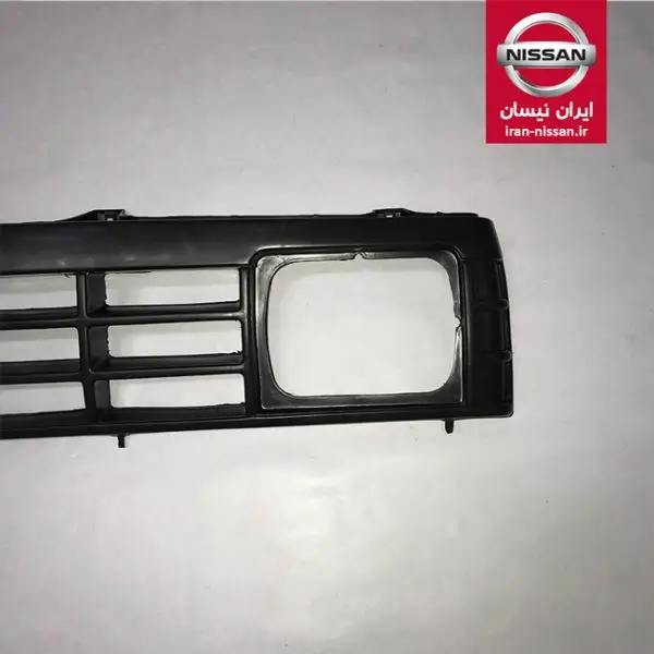جلو پنجره چهارگوش پاترول